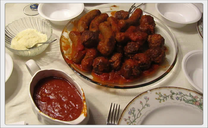Meatballs, Sausage, Braciole and Gravy Bowl!