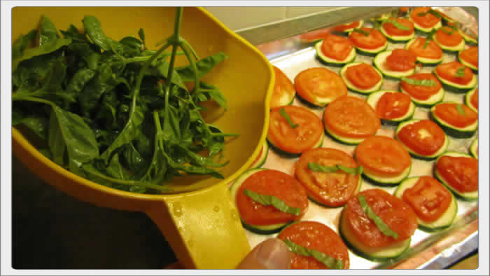 zucchini_and_tomato_appetizers_02
