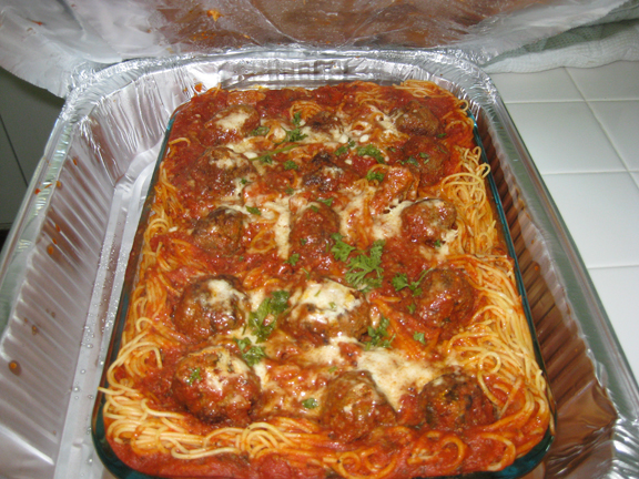 spaghetti sauce and meatballs